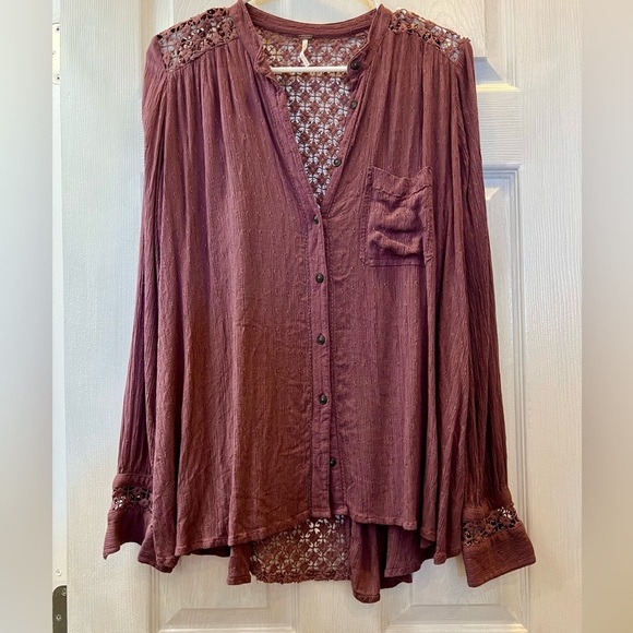 Free People Top Crochet back and shoulders Mauve color blouse Size Small buttons - Picture 5 of 16